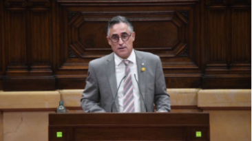 El conseller Tremosa durant la presentació del Projecte de llei al Parlament